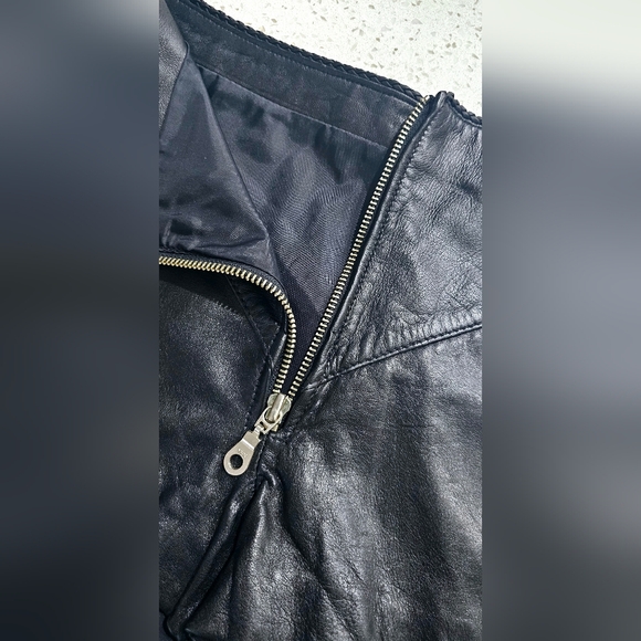 Buttery Soft Black Leather Shorts (size 10 but fits like a 6!) - Picture 4 of 8
